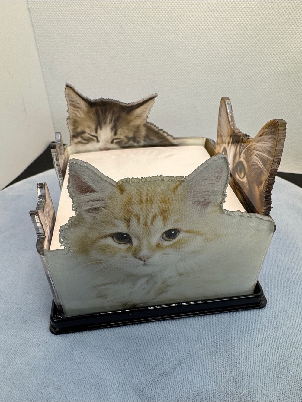 Sculptured Acrylic Cat Note Holder - Cream Kitten - Picture 2 of 6